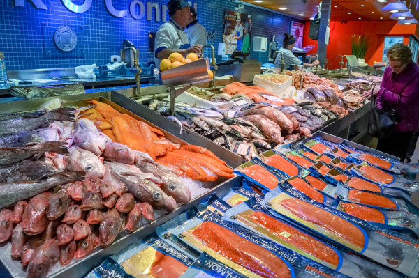 Роспотребнадзор рассказал, как магазины в Ленобласти хранят морепродукты, и выписал штрафы на 2,6 миллиона рублей. 16344.jpeg Роспотребнадзор рассказал, как магазины в Ленобласти хранят морепродукты, и выписал штрафы на 2,6 миллиона рублей. рыба, рыбный магазин, Роспотребнадзор, штраф