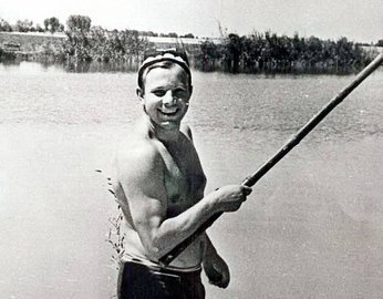 Юрий Гагарин любил порыбачить и посидеть в компании рыбаков