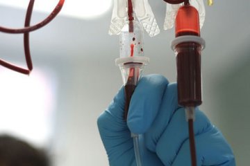 В США многие верят в вампирское омоложение